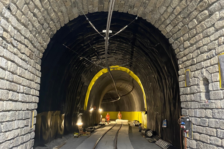 Val Varuna Tunnel I